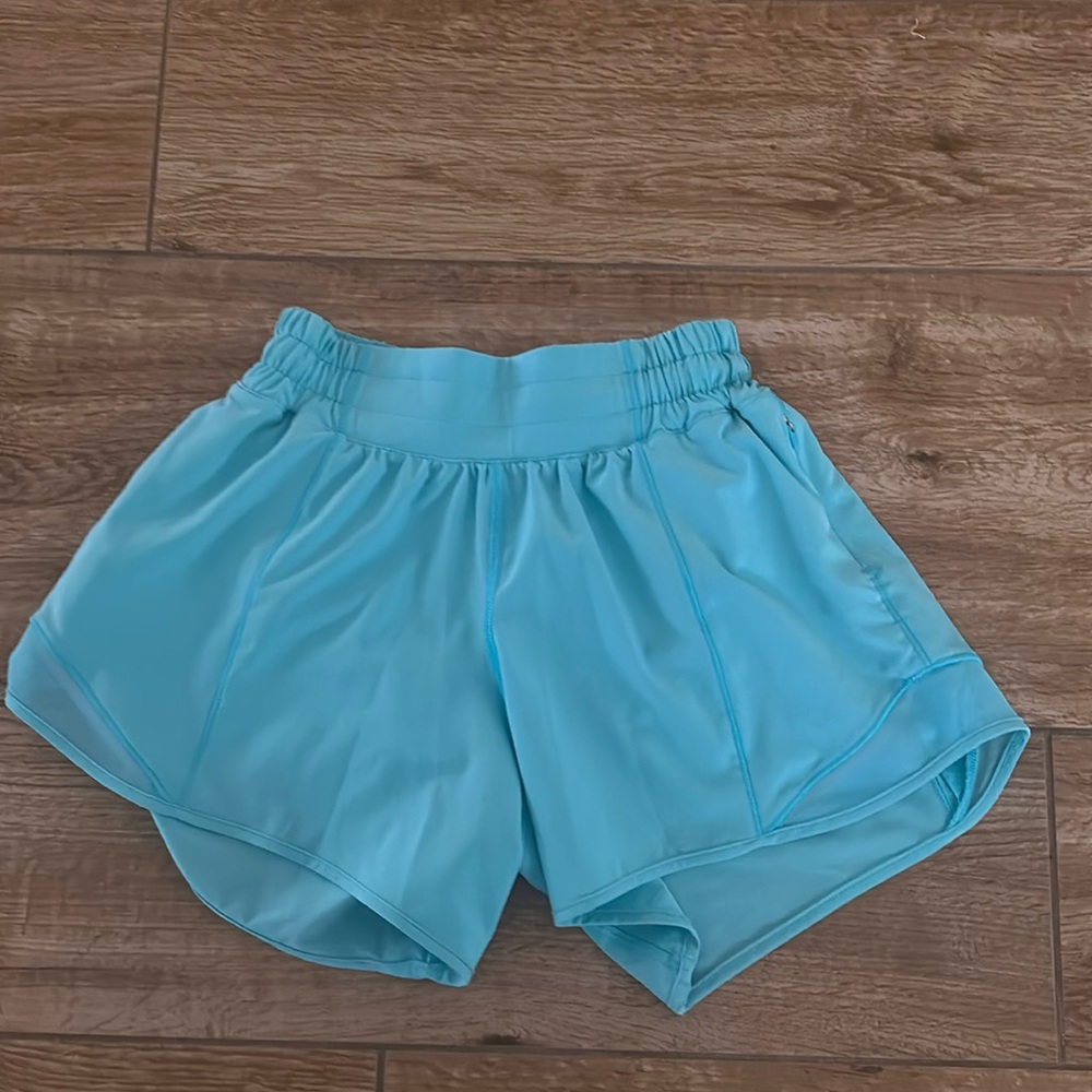 4 inch Lululemon Hotty Hots